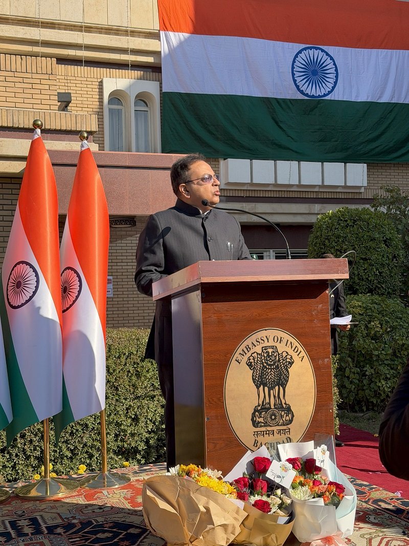 On the occasion of the 77th Republic Day of India, Ambassador Shri Soumen Bagchi unfurled the National Tricolour, followed by the singing of the National Anthem, and read out excerpts from the Hon’ble Rashtrapatiji’s Address to the Nation. A Yoga Convocation Ceremony was also held to felicitate successful participants of the Embassy’s Yoga courses. The event was attended by around 150 guests, including members of the Indian diaspora, yoga enthusiasts, and Iraqi friends of India.