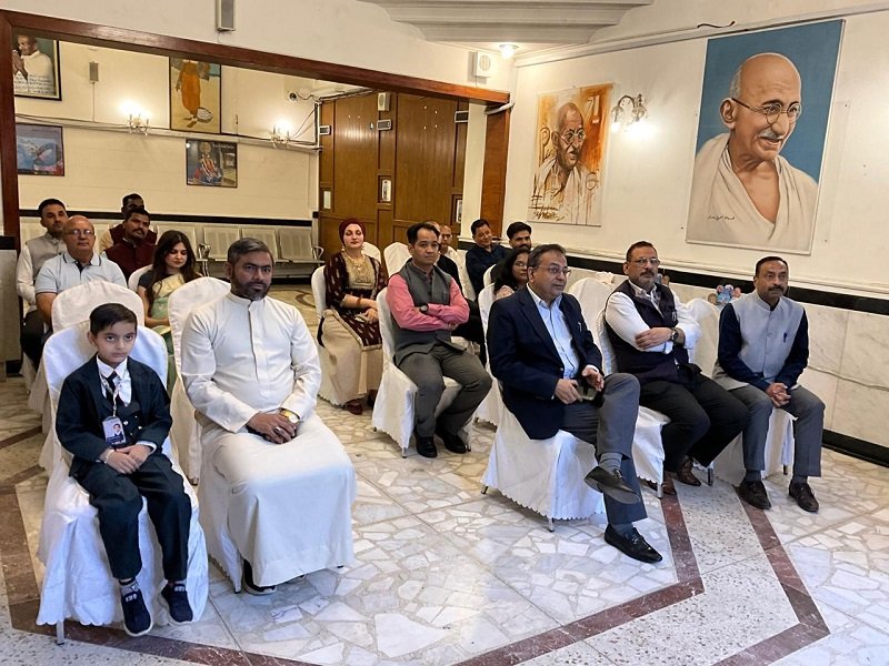 भारतीय दूतावास, बग़दाद द्वारा 23 अक्टूबर, 2025 को हिन्दी दिवस समारोह हर्षोल्लास से मनाया गया। हिन्दी दिवस समारोह में अप्रवासी भारतियों तथा भारतीय मूल के नागरिकों ने उत्साहपूर्वक भाग लिया।