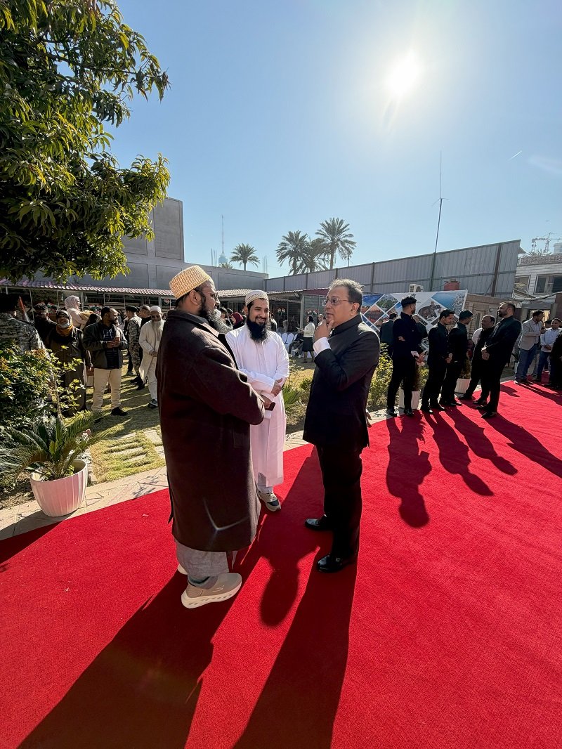 On the occasion of the 77th Republic Day of India, Ambassador Shri Soumen Bagchi unfurled the National Tricolour, followed by the singing of the National Anthem, and read out excerpts from the Hon’ble Rashtrapatiji’s Address to the Nation. A Yoga Convocation Ceremony was also held to felicitate successful participants of the Embassy’s Yoga courses. The event was attended by around 150 guests, including members of the Indian diaspora, yoga enthusiasts, and Iraqi friends of India.