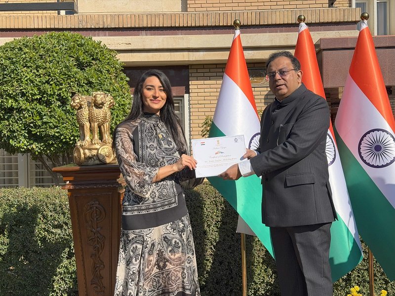On the occasion of the 77th Republic Day of India, Ambassador Shri Soumen Bagchi unfurled the National Tricolour, followed by the singing of the National Anthem, and read out excerpts from the Hon’ble Rashtrapatiji’s Address to the Nation. A Yoga Convocation Ceremony was also held to felicitate successful participants of the Embassy’s Yoga courses. The event was attended by around 150 guests, including members of the Indian diaspora, yoga enthusiasts, and Iraqi friends of India.