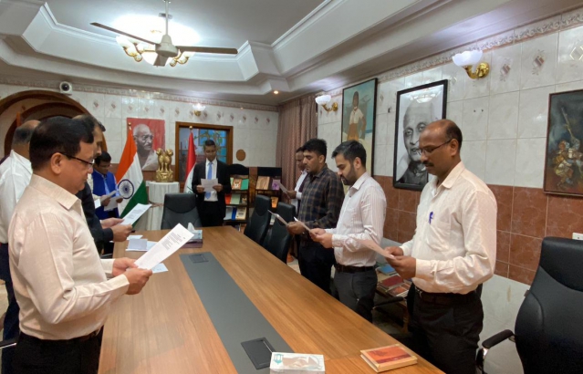 Ambassador Prashant Pise administered the Integrity Pledge to the Mission officers as part of the Vigilance Awareness Week.