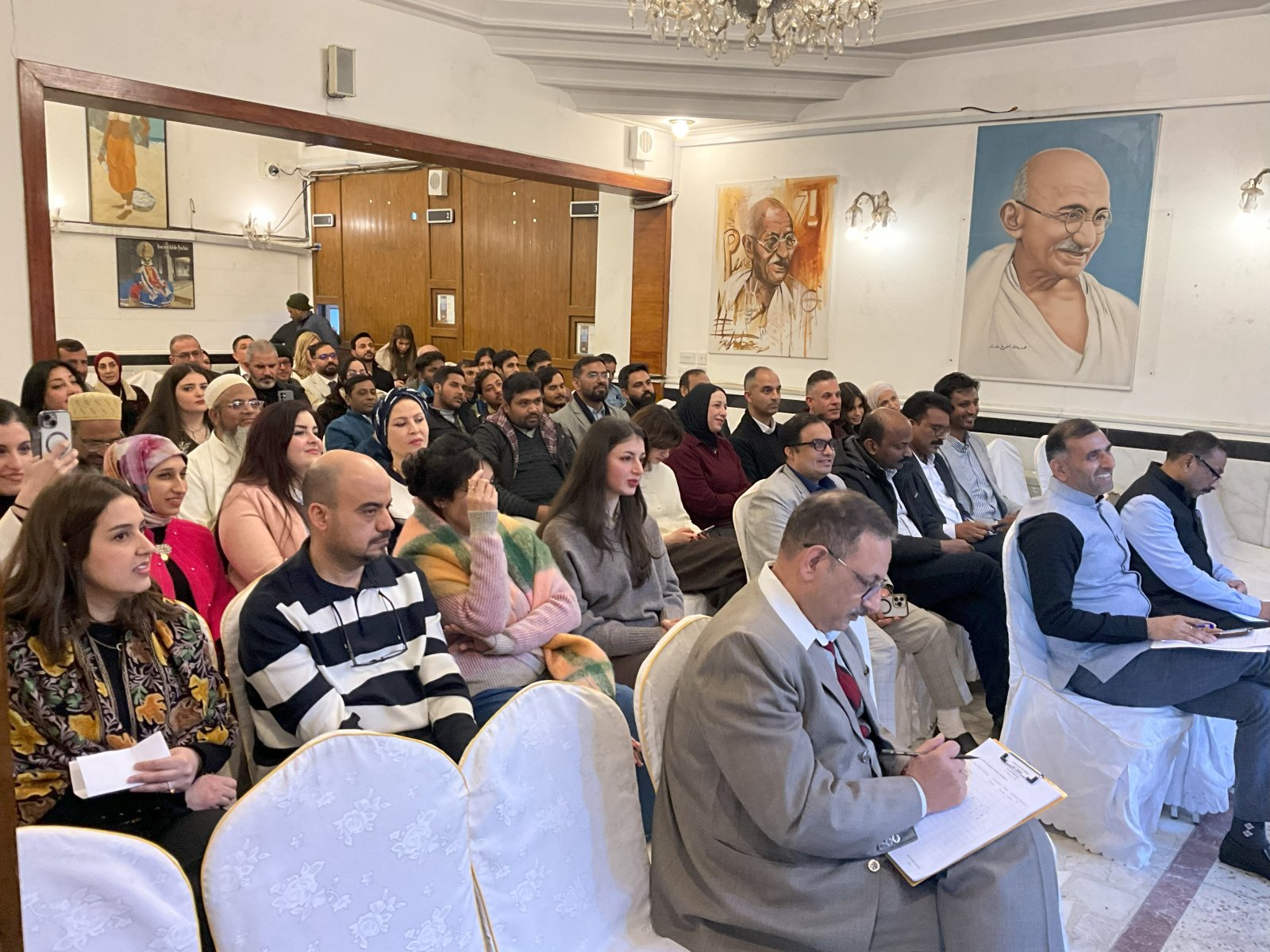 भारतीय दूतावास, बगदाद द्वारा 19 जनवरी 2026 को विश्व हिंदी दिवस हर्षोल्लास के साथ मनाया गया। समारोह में भारतीय प्रवासी, भारतीय मूल के नागरिक, हिंदी प्रेमी तथा इराक़ी योग छात्रों ने भाग लिया। बगदाद के अलावा नजफ़ और कर्बला से भी प्रतिभागी शामिल हुए। इस अवसर पर निबंध, पोस्टर, स्लोगन, आशु भाषण, कविता लेखन एवं पाठ की प्रतियोगिताएँ आयोजित की गईं तथा एक इराक़ी कलाकार ने बॉलीवुड गीत प्रस्तुत किया। भारत के माननीय राजदूत ने सभी को संबोधित करते हुए विश्व हिंदी दिवस की शुभकामनाएँ दीं और विजेताओं को बधाई दी।