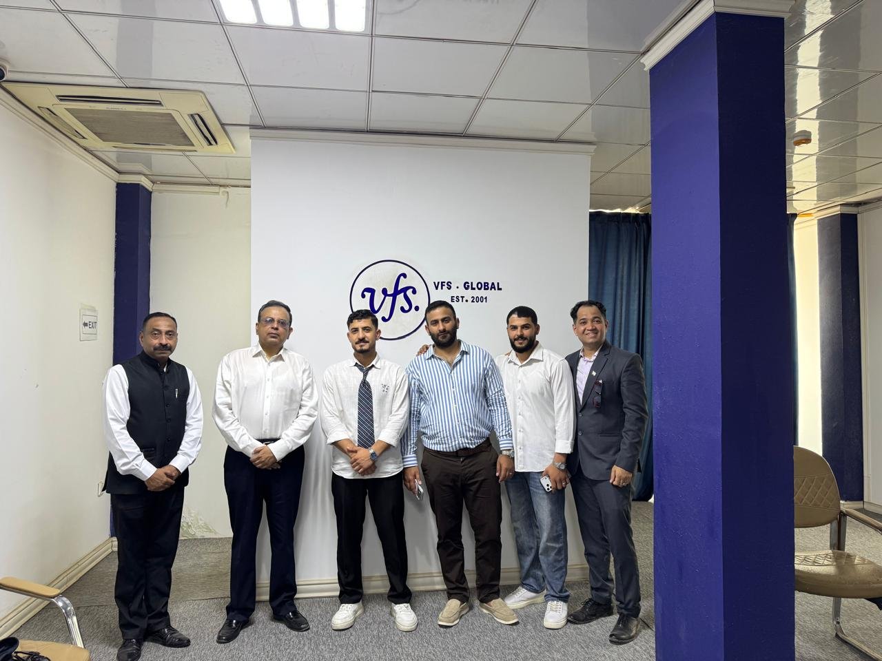 Ambassador Soumen Bagchi visited the VFS Global centre for Indian visa, passport and consular services in Basra on 6 October 2026. He reviewed service procedures and discussed ways to facilitate the applicant experience and provide clear information.