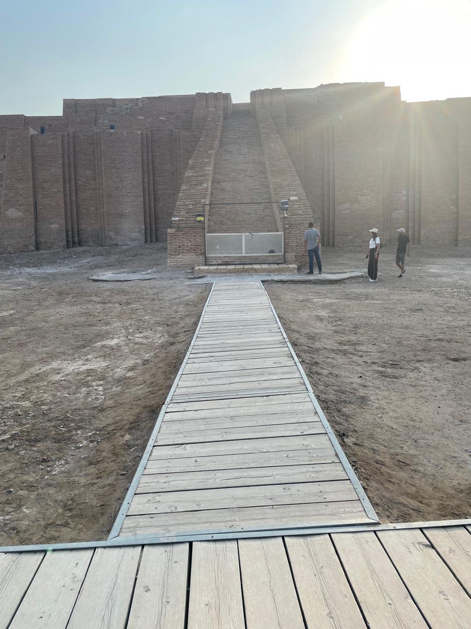 Ambassador Soumen Bagchi and the accompanying delegation visited the Ziggurat of Ur in Dhi Qar Governorate on 4 October 2026 and learned about its history and significance. The visit offered an opportunity to appreciate Iraq’s rich heritage and the cultural connections between two ancient civilisations.
