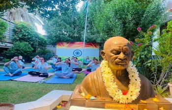 Many Iraqi yoga enthusiasts came together to pay homage to the India’s father of nation, Mahatma Gandhi on his 153rd birth anniversary. All Iraqi enthusiasts remembered the teachings and the relevance of Mahatma’s noble principles. Three special Gandhi yoga sessions and peace meditation sessions were organised. Photo exhibition on the life journey of Mahatma Gandhi and floral tributes at the bust of Mahatma Gandhi were also performed by yoga enthusiasts.