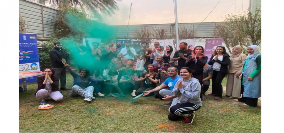 Iraqi yoga practitioners enthusiastically celebrated the #Holi at the Embassy of India, Baghdad on 12th March 2023. Indian Millets were displayed and propagated during the event. Everyone enjoyed the celebration with colours.