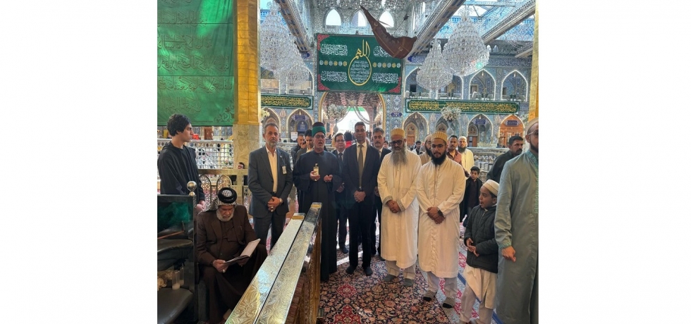 Ambassador Prashant Pise visited Holy shrine of Imam Hussain and Al Abbas in Karbala to discuss issues related to the welfare of Indian Pilgrims with office bearers of these Holy shrines.
